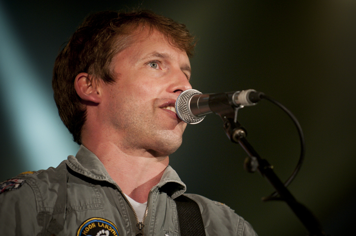 James Blunt @ Dranouter 2014, picture 2, photographed by Devid Camerlynck - FrontView Magazine