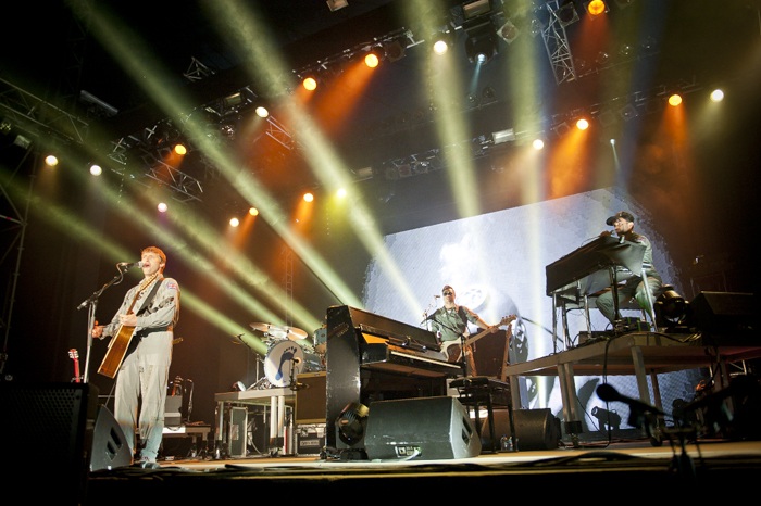 James Blunt @ Dranouter 2014, picture 4, photographed by Devid Camerlynck - FrontView Magazine