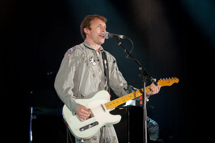 James Blunt @ Dranouter 2014, picture 13, photographed by Devid Camerlynck - FrontView Magazine