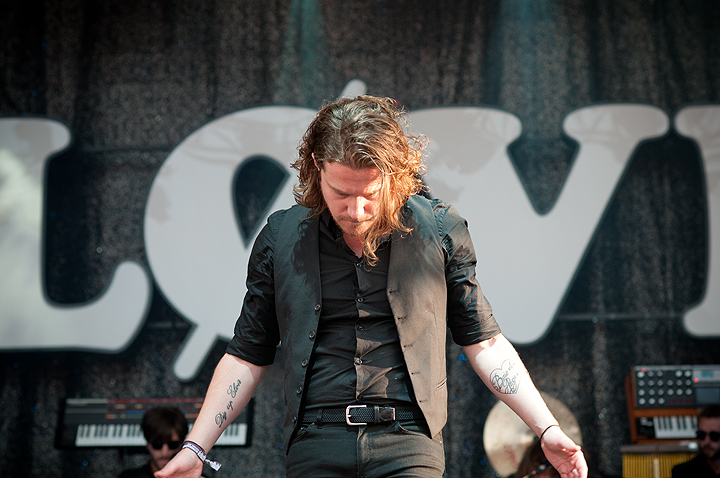 Julien Doré @ Ronquières Festival 2014, picture 14, photographed by Magali Decamps - FrontView Magazine