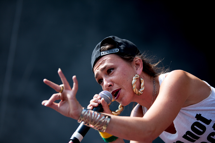 Slongs Dievanongs @ Suikerrock 2014, picture 2, photographed by Koen Rondelez - FrontView Magazine
