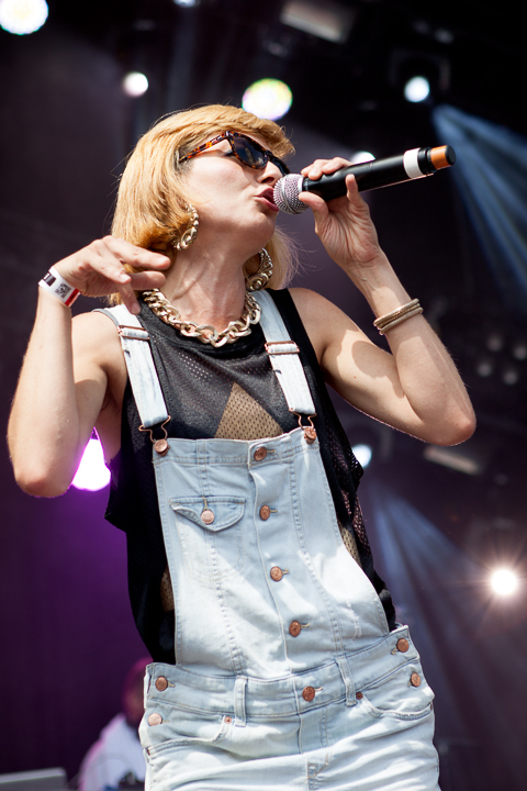 Slongs Dievanongs @ Suikerrock 2014, picture 8, photographed by Koen Rondelez - FrontView Magazine
