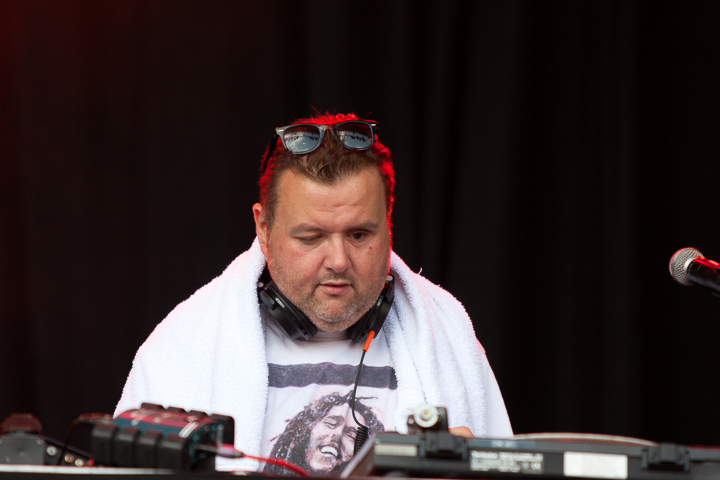 Slongs Dievanongs @ Suikerrock 2014, picture 25, photographed by Koen Rondelez - FrontView Magazine