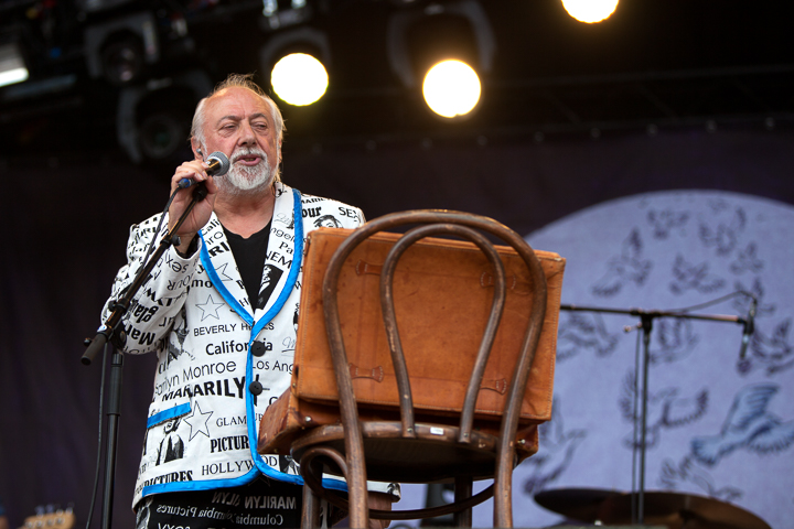 Urbanus & De Fanfaar @ Suikerrock 2014, foto 2, foto's door Koen Rondelez - FrontView Magazine