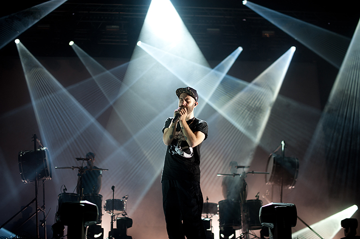 Woodkid @ Ronquières Festival 2014, picture 8, photographed by Magali Decamps - FrontView Magazine