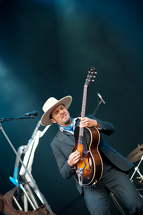 Yodelice @ Ronquières Festival 2014, picture 1, photographed by Magali Decamps - FrontView Magazine