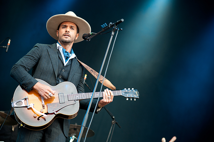 Yodelice @ Ronquières Festival 2014, picture 4, photographed by Magali Decamps - FrontView Magazine