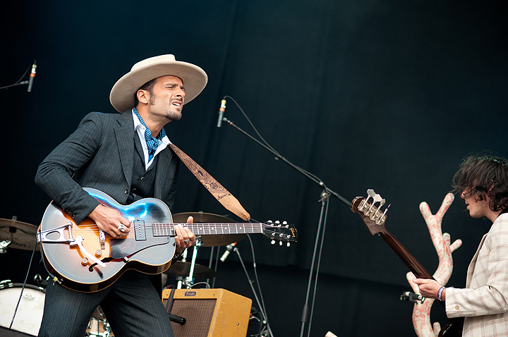 Yodelice @ Ronquières Festival 2014, picture 9, photographed by Magali Decamps - FrontView Magazine