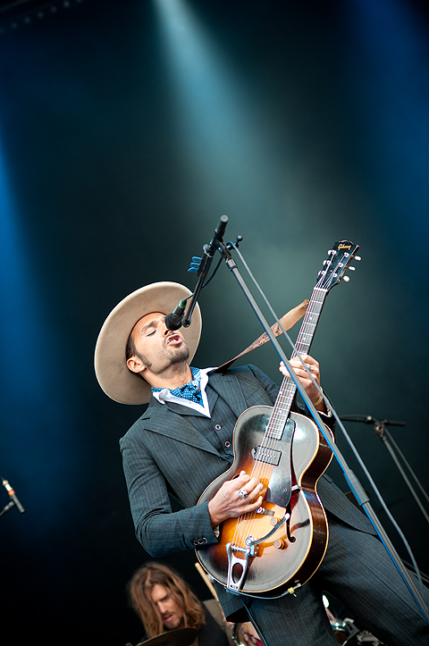 Yodelice @ Ronquières Festival 2014, picture 13, photographed by Magali Decamps - FrontView Magazine