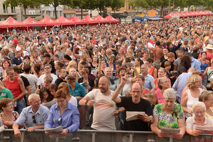 Antwerpen Zingt 2014 @ Gedempte Zuiderdokken, picture 7, photographed by Steven Stausens, Vlaanderen Zingt, Antwerpen Zingt - FrontView Magazine