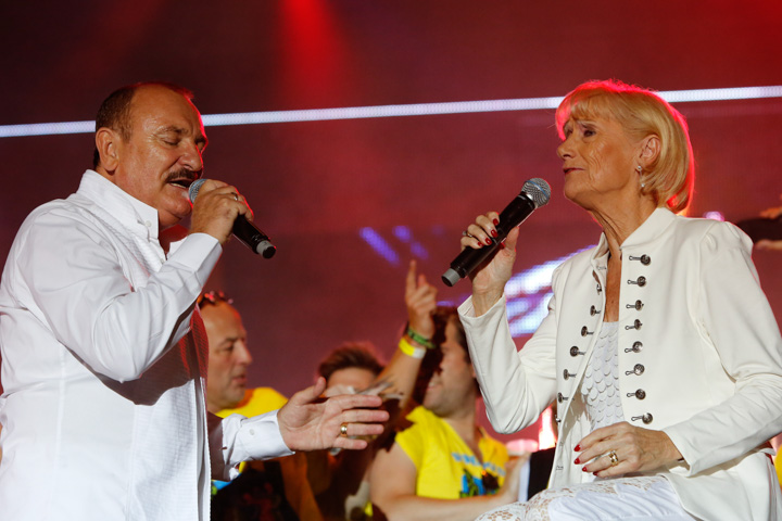 Nicole & Hugo special guest @ Antwerpen Zingt 2014, foto 9, foto's door Steven Stausens - FrontView Magazine