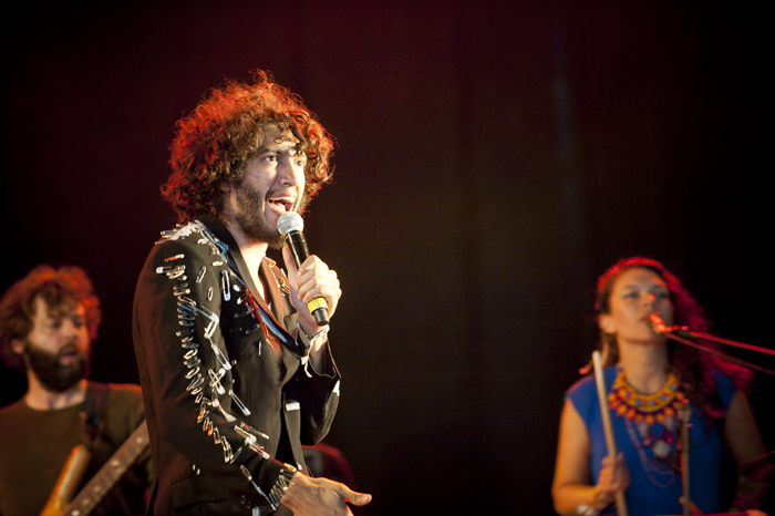 La Chiva Gantiva @ dranouter 2014, picture 1, photographed by Devid Camerlynck - FrontView Magazine