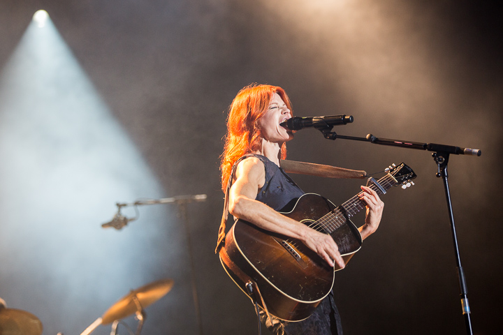 Axelle Red @ Beleuvenissen 2014, picture 7, photographed by Kurt Jacobs - FrontView Magazine