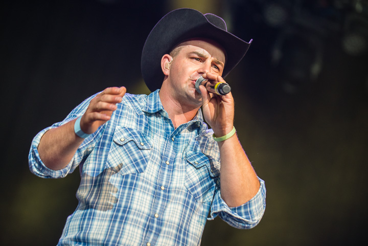 Robby Longo @ Summer Swing, picture 17, photographed by Dimitri Vanlommel - FrontView Magazine