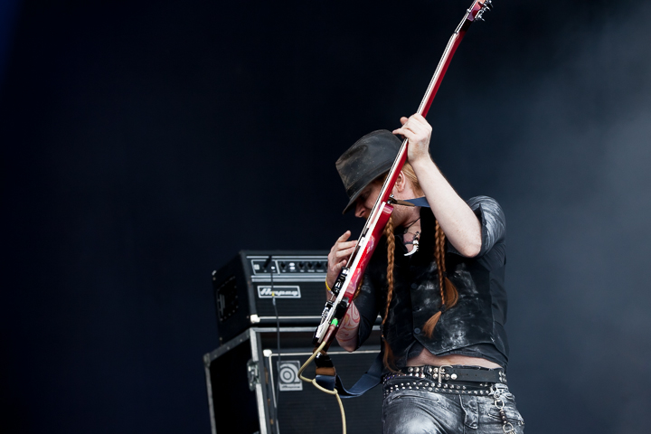 Sólstafir @ Into the Grave 2014, picture 19, photographed by Dorien Goetschalckx - FrontView Magazine