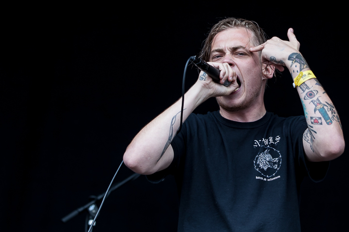 Teethgrinder @ Into the Grave 2014, picture 3, photographed by Dorien Goetschalckx - FrontView Magazine