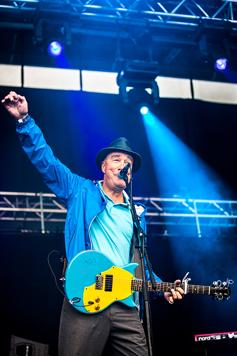 Fischer-Z @ Nostalgie Beach Festival 2014, picture 3, photographed by Elke Briers - FrontView Magazine