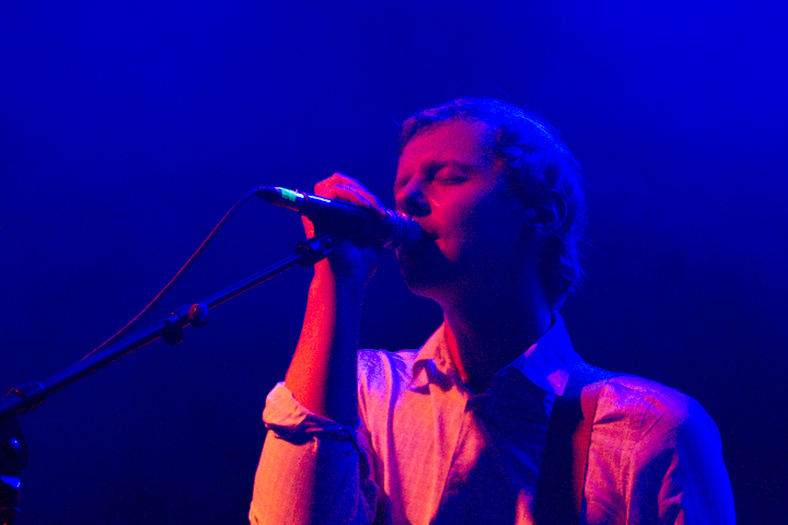 Girls in Hawaii @ Openluchttheater Rivierenhof, picture 3, photographed by FrontView Magazine