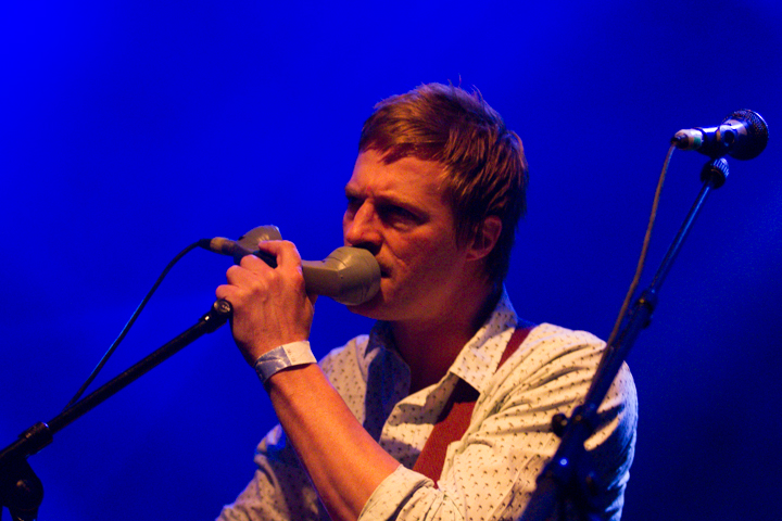 Girls in Hawaii @ Openluchttheater Rivierenhof, picture 13, photographed by FrontView Magazine