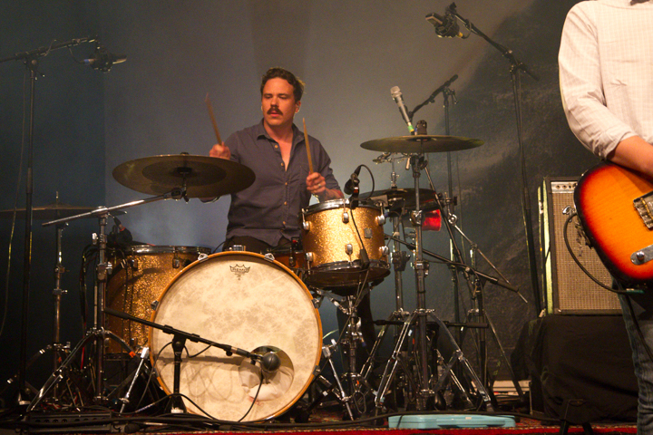 Girls in Hawaii @ Openluchttheater Rivierenhof, picture 17, photographed by FrontView Magazine