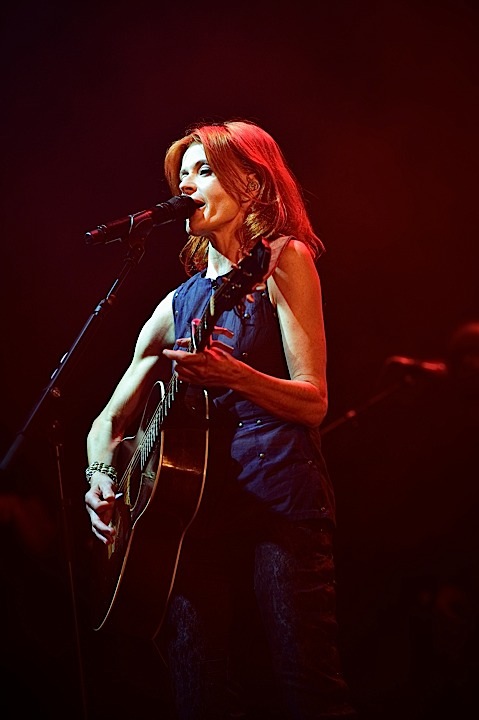 Axelle Red @ Brussels Summer Festival, picture 3, photographed by Wim Patry - FrontView Magazine