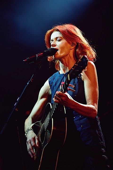 Axelle Red @ Brussels Summer Festival, picture 4, photographed by Wim Patry - FrontView Magazine