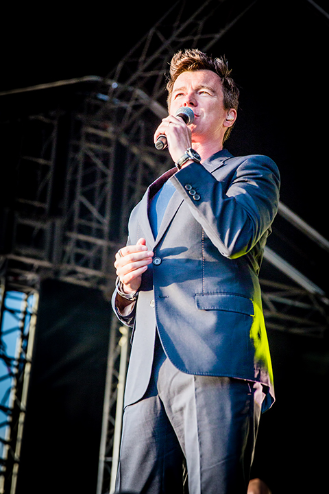 Rick Astley @ Nostalgie Beach Festival 2014, foto 2, foto's door Elke Briers - FrontView Magazine