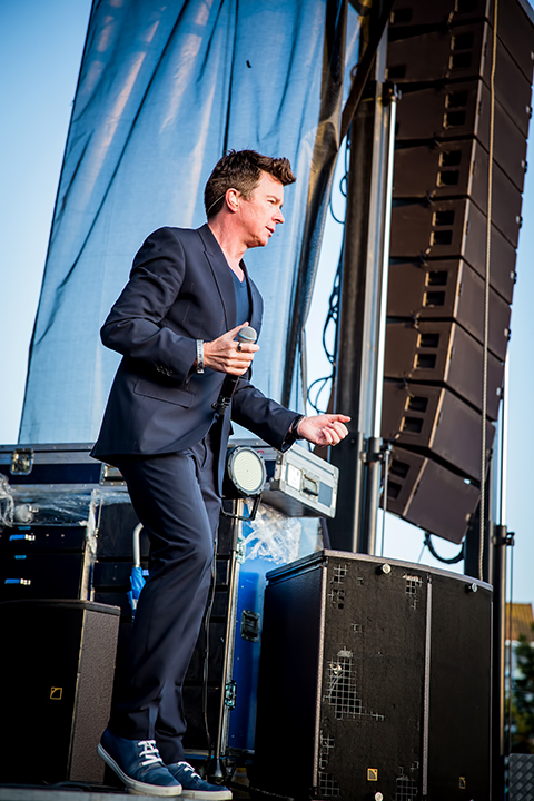Rick Astley @ Nostalgie Beach Festival 2014, foto 4, foto's door Elke Briers - FrontView Magazine