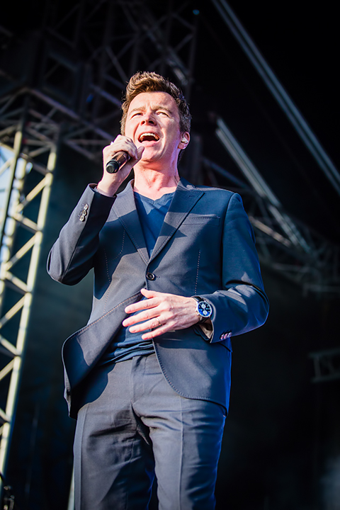 Rick Astley @ Nostalgie Beach Festival 2014, foto 7, foto's door Elke Briers - FrontView Magazine