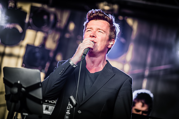 Rick Astley @ Nostalgie Beach Festival 2014, foto 16, foto's door Elke Briers - FrontView Magazine