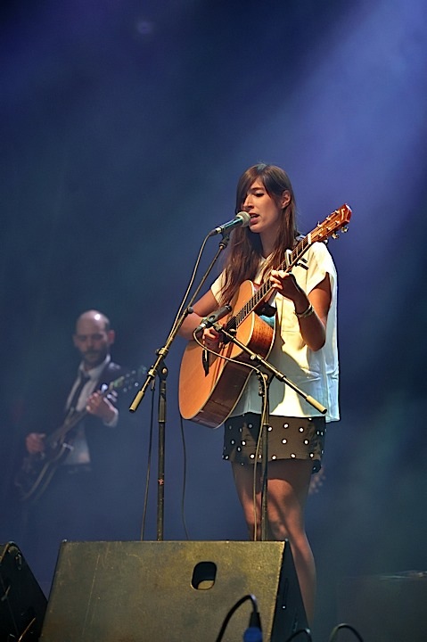 Clare Louise @ Brussels Summer Festival, picture 2, photographed by Wim Patry - FrontView Magazine