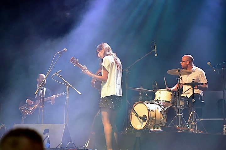 Clare Louise @ Brussels Summer Festival, picture 3, photographed by Wim Patry - FrontView Magazine