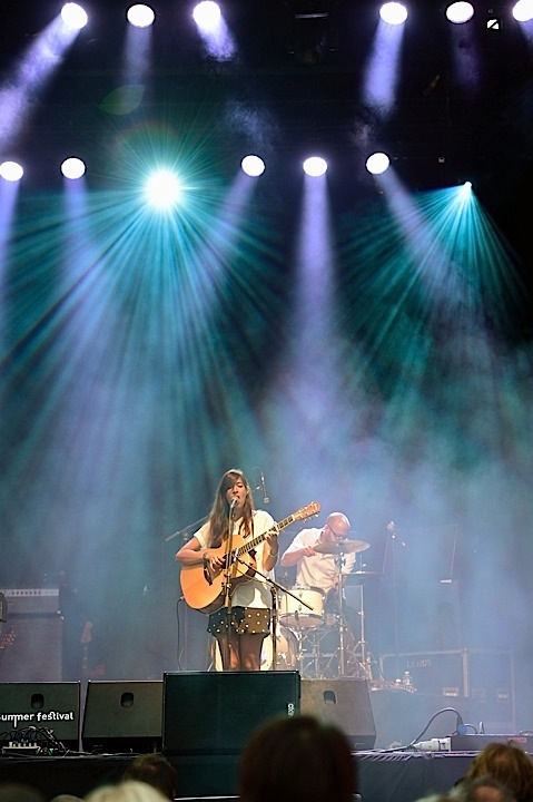 Clare Louise @ Brussels Summer Festival, picture 4, photographed by Wim Patry - FrontView Magazine