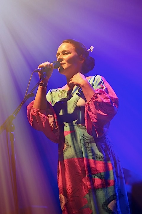 Emiliana Torrini @ Brussels Summer Festival, picture 1, photographed by Wim Patry - FrontView Magazine