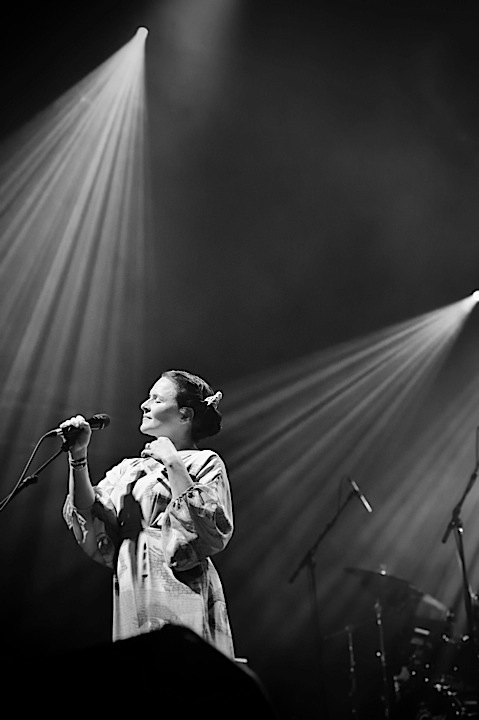 Emiliana Torrini @ Brussels Summer Festival, picture 12, photographed by Wim Patry - FrontView Magazine