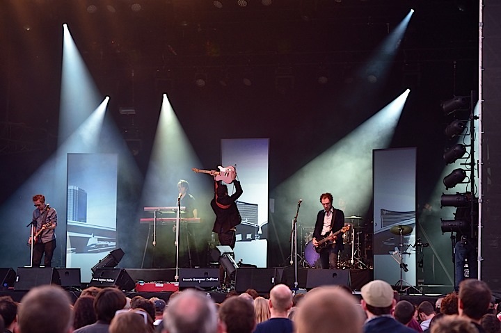 MLCD @ Brussels Summer Festival, picture 27, photographed by Wim Patry - FrontView Magazine