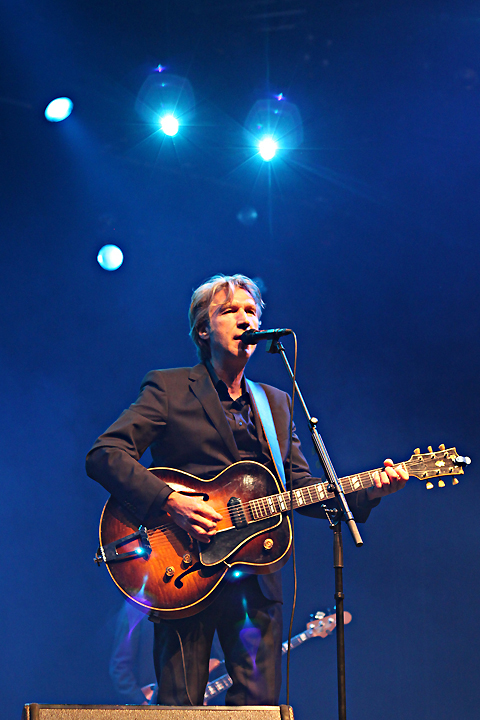 Frank Boeijen @ Vostertfeesten, Bree, picture 7, photographed by Heidi Elen - FrontView Magazine
