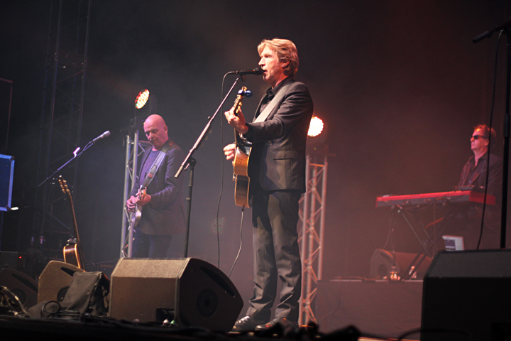 Frank Boeijen @ Vostertfeesten, Bree, picture 8, photographed by Heidi Elen - FrontView Magazine