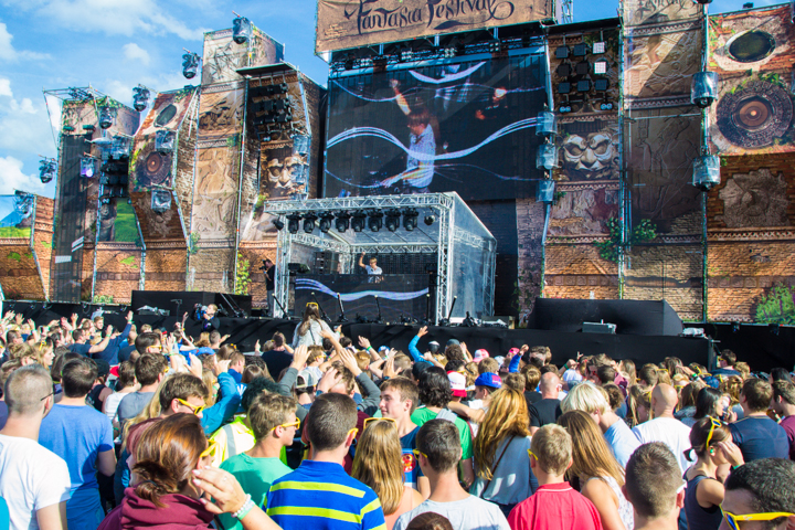 Fantasia Festival 2014 @ Hamme-Zogge, picture 6, photographed by Tom Van Tongerloo - FrontView Magazine