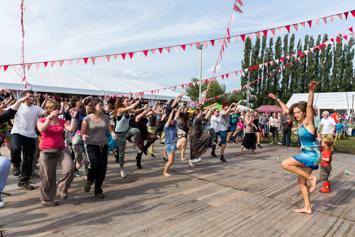 Afrikaanse Dans @ Boombal Lovendegem Dag 4, foto 6, foto's door Guy Danneels - FrontView Magazine