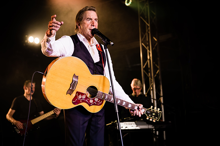 Will Tura @ Druivenfeesten Overijse, picture 5, photographed by Elke Briers - FrontView Magazine