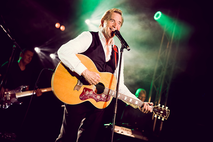 Will Tura @ Druivenfeesten Overijse, picture 12, photographed by Elke Briers - FrontView Magazine