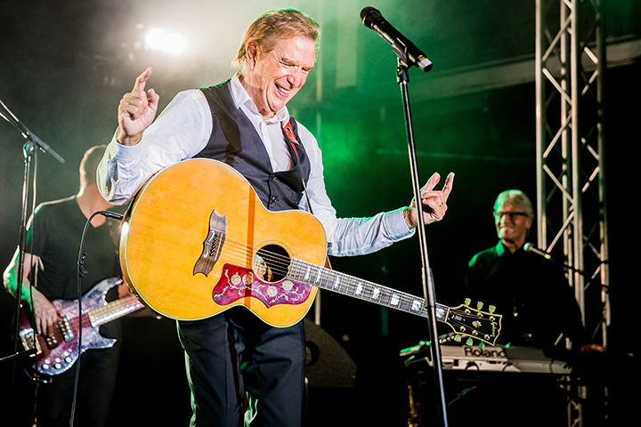 Will Tura @ Druivenfeesten Overijse, picture 13, photographed by Elke Briers - FrontView Magazine