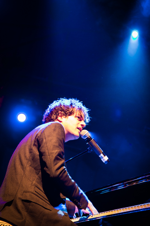 Jamie Cullum @ Rivierenhof, picture 9, photographed by Tom Stessens - FrontView Magazine