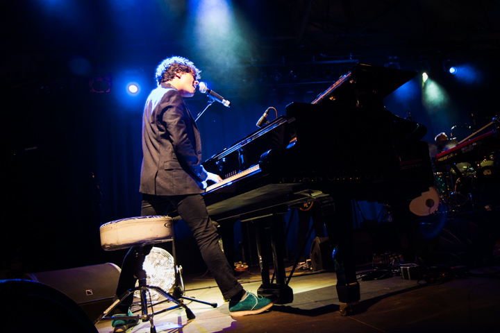 Jamie Cullum @ Rivierenhof, picture 10, photographed by Tom Stessens - FrontView Magazine