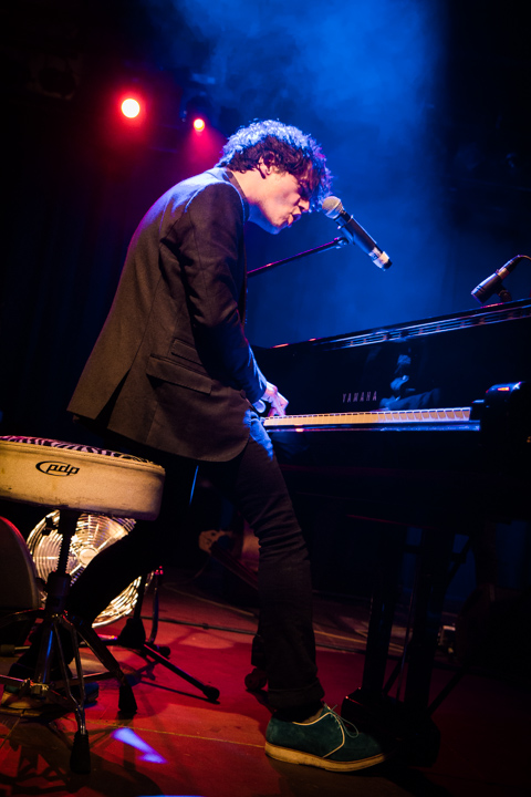 Jamie Cullum @ Rivierenhof, picture 15, photographed by Tom Stessens - FrontView Magazine