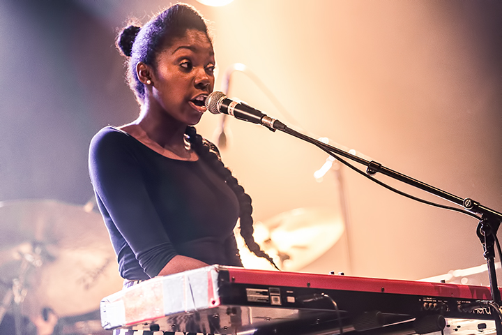 Billie Kawende @ Maanrock 2014, picture 5, photographed by Elke Briers - FrontView Magazine