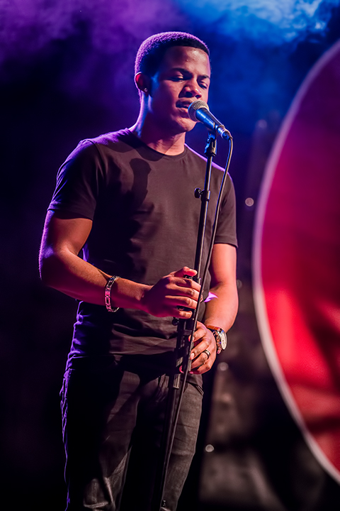 Billie Kawende @ Maanrock 2014, picture 6, photographed by Elke Briers - FrontView Magazine