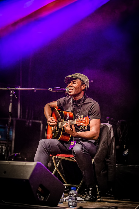 Wayne Gidden @ Maanrock 2014, picture 7, photographed by Elke Briers - FrontView Magazine