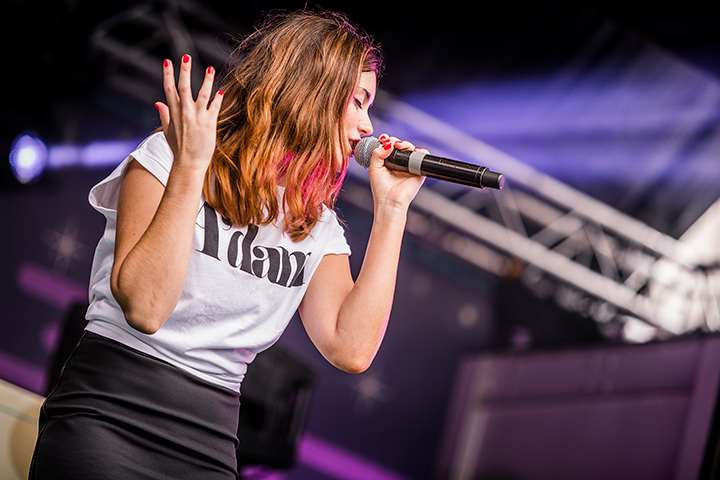 Feest podium - dag 2 @ Maanrock 2014, picture 1, photographed by Elke Briers - FrontView Magazine